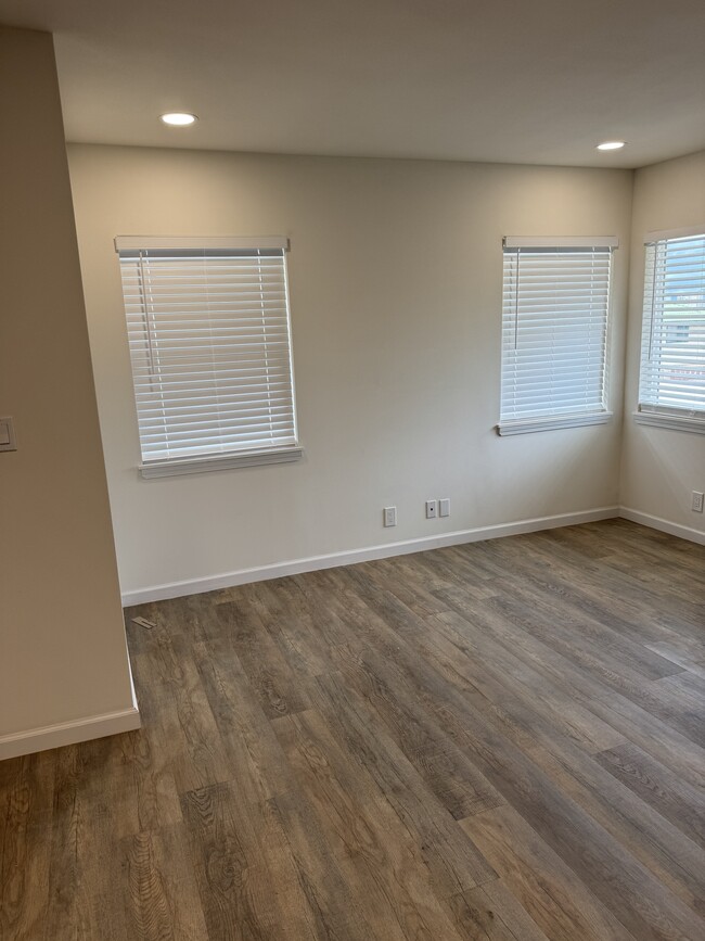 Building Photo - 3317 Catherine St