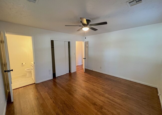 Building Photo - 10416 Ridgeview Dr