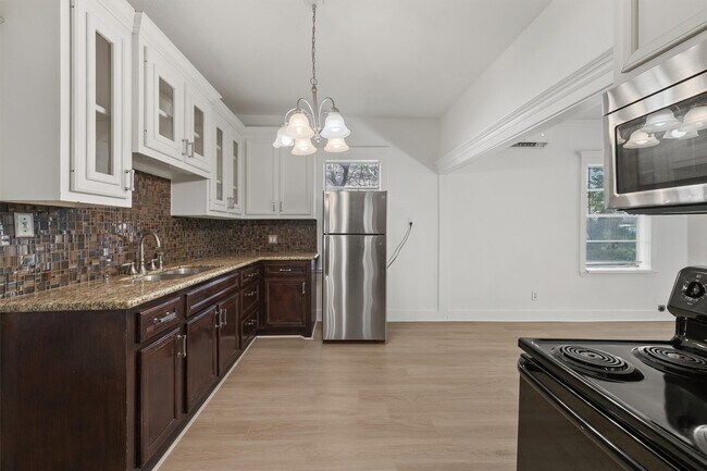 Building Photo - 4029 Lucille St