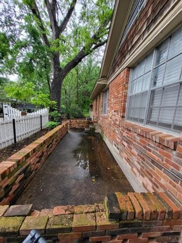 Building Photo - 1006 W Lamar St