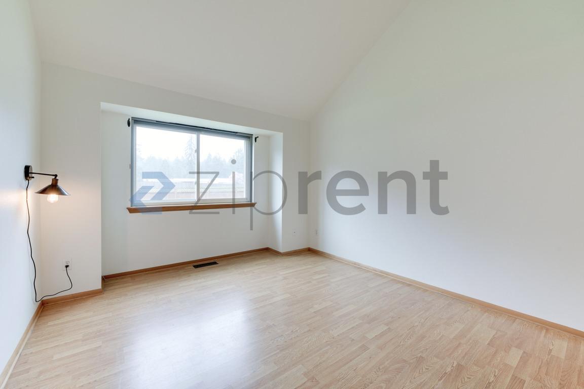 Building Photo - 3318 243rd St E