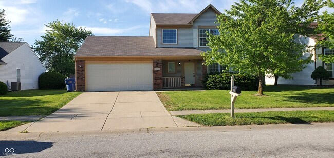 Primary Photo - 10618 Sedgegrass Dr