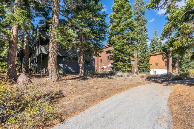 Building Photo - 283 Monterey Pine Rd