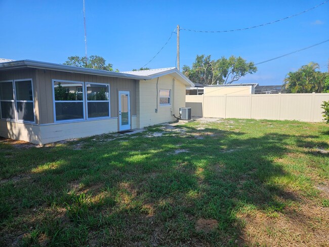 Building Photo - Block Remodeled Seminole Home