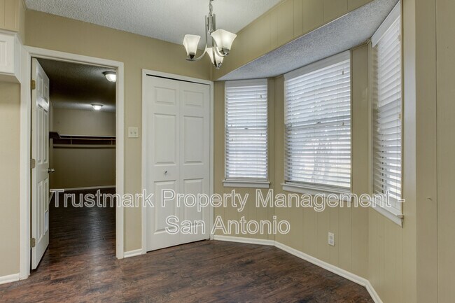 Building Photo - 112 Suncliff Dr