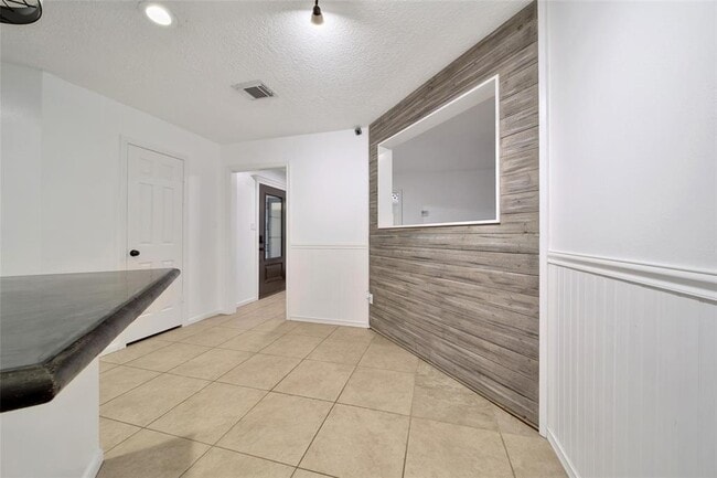 Building Photo - 9 Wind River Ct