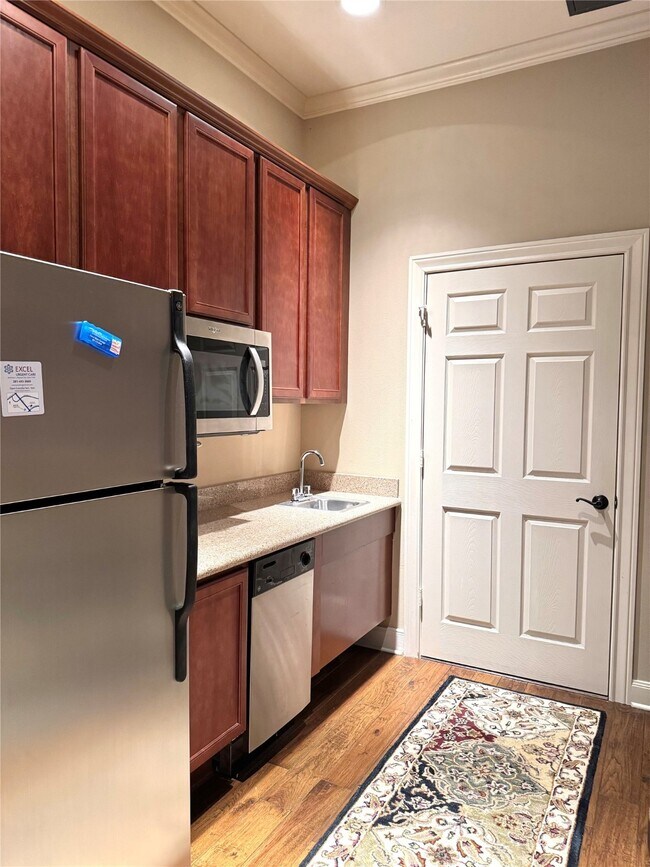 Building Photo - 4501 Cartwright Rd