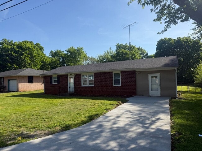 Building Photo - Audubon Dr-- 2 Bedroom 1 Bath Single family home