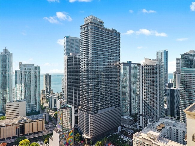 Building Photo - 1000 Brickell Plaza