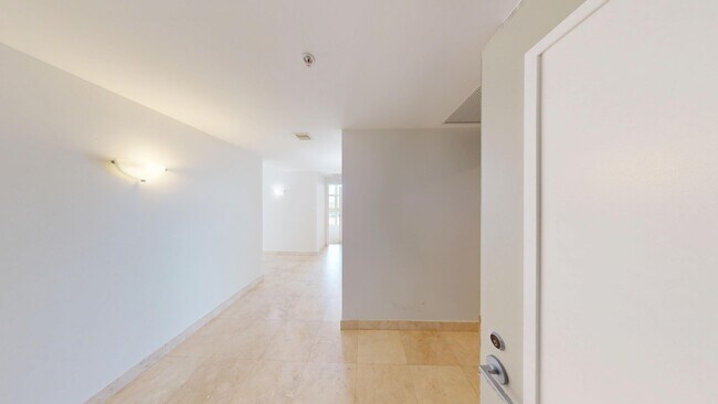 Building Photo - 550 Okeechobee Blvd
