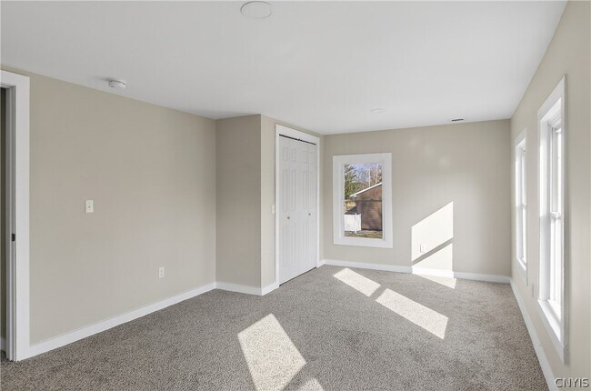 Building Photo - 6637 Dix Rd