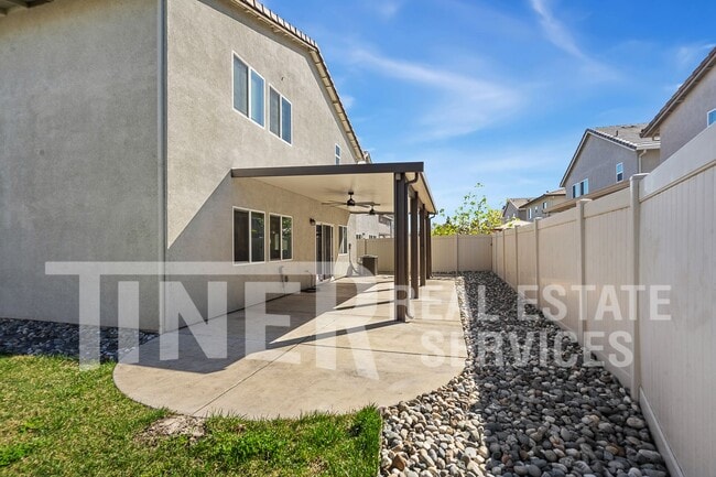 Building Photo - 22 Tulip Ridge Ct.