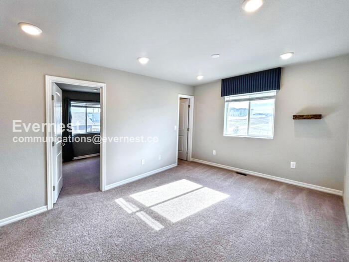 Building Photo - 6047 Mumford Dr.