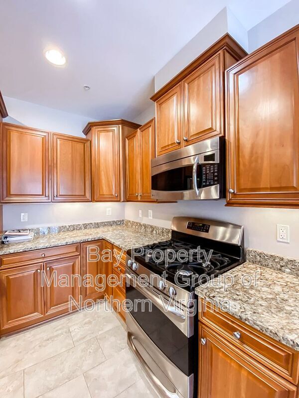 Building Photo - 4336 N Henderson Rd