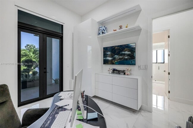 Building Photo - 250 NW 129th Ave