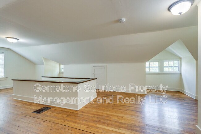 Building Photo - 2537 Blair Blvd