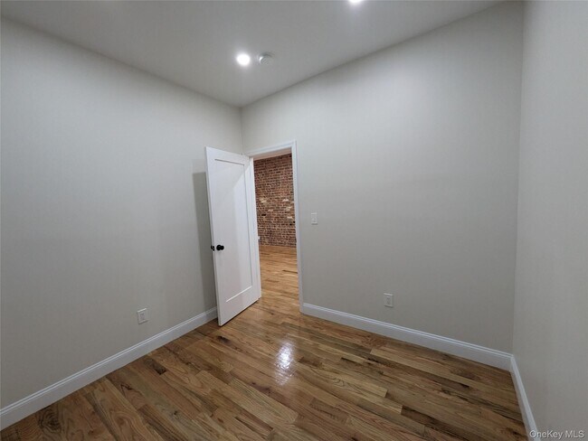 Building Photo - 104-44 42nd Ave