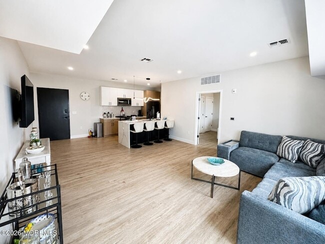 Building Photo - 401 Boulevard