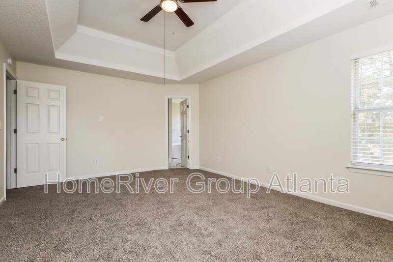 Building Photo - 820 Tara Bend