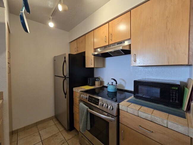 Building Photo - 941 Calle Mejia