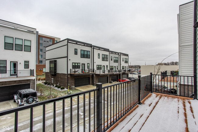 Building Photo - 9744 Junction Sta