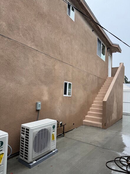 Entrance to 2 nd floor - 643 N Fairview St