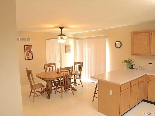 Building Photo - 347 Logan Dr