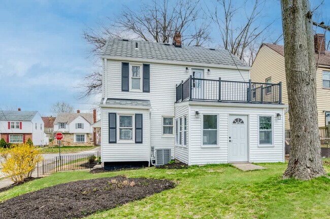 Building Photo - 16904 Invermere Ave