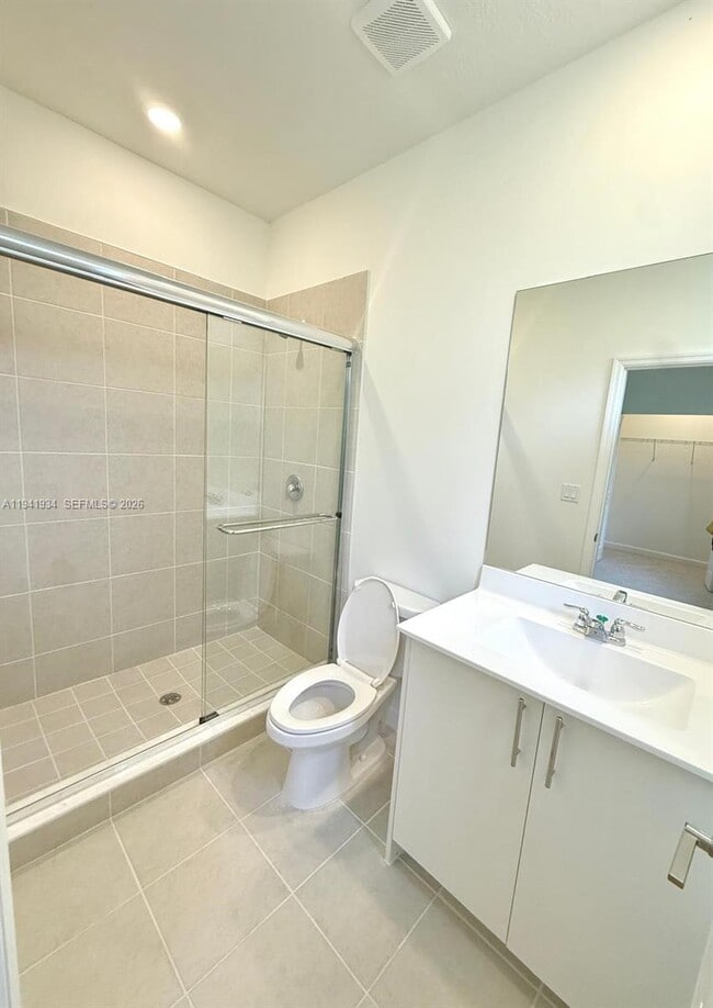 Building Photo - 234 SE 10th St