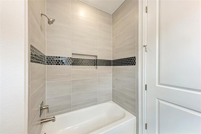 Building Photo - 2420 Novara Trl