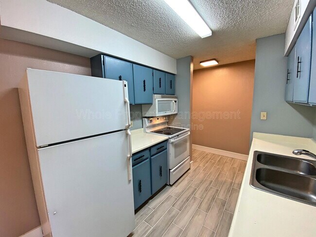 Building Photo - 7335 E Quincy Ave