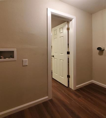 Building Photo - 8336 Bunche Dr