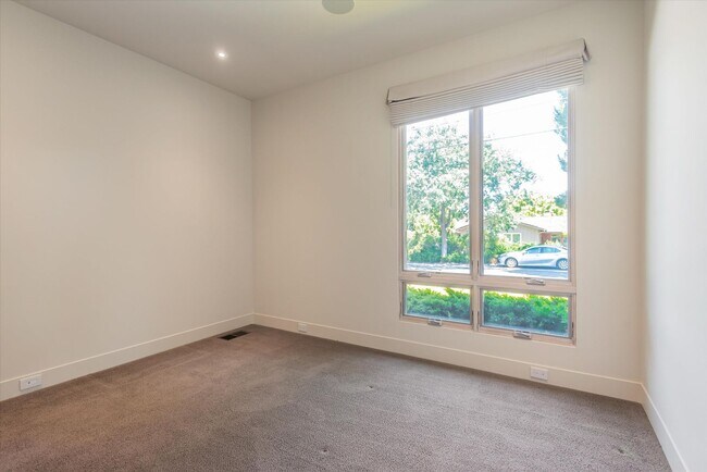 Building Photo - Wow! What a Great Home!