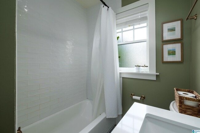 Building Photo - 1305 31st St S