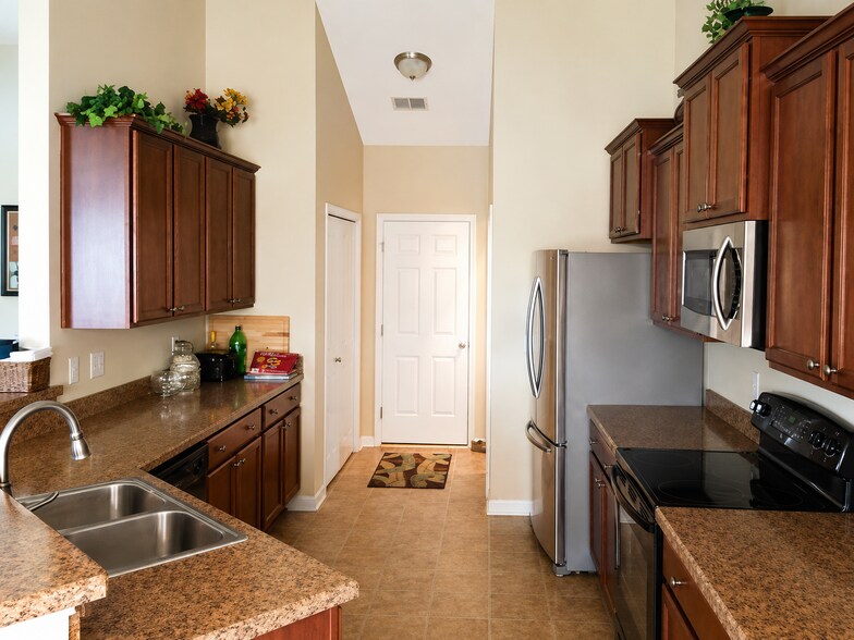 Building Photo - 282 Burchwood Ln
