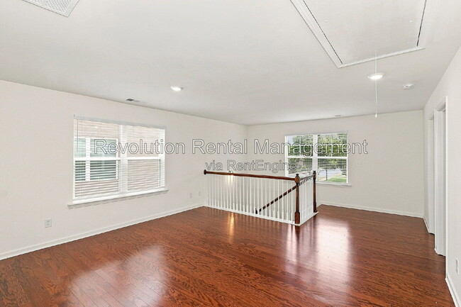 Building Photo - 565 Morrow Ln