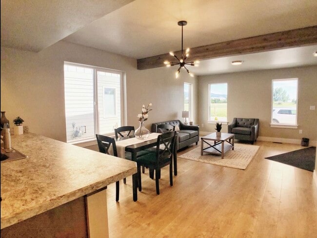 Building Photo - 4712 Giada Dr