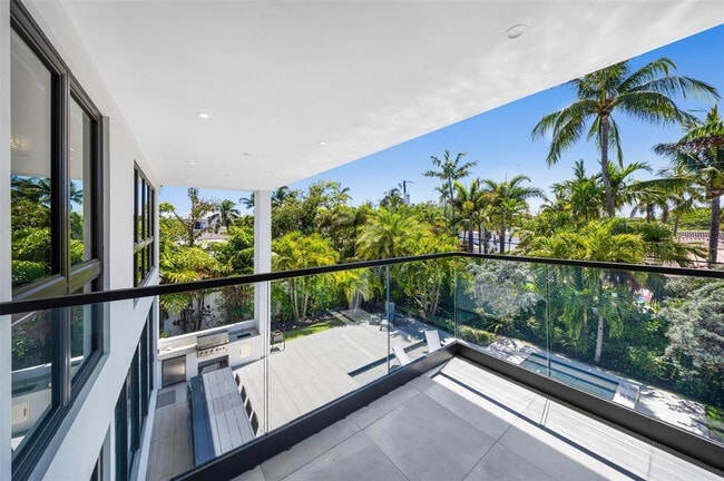 Building Photo - 2001 Marietta Dr