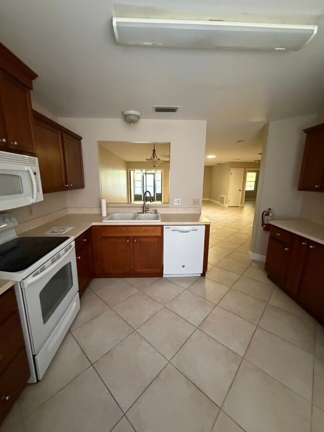 Building Photo - 2 Bed 2 Bath in St Cloud for Rent