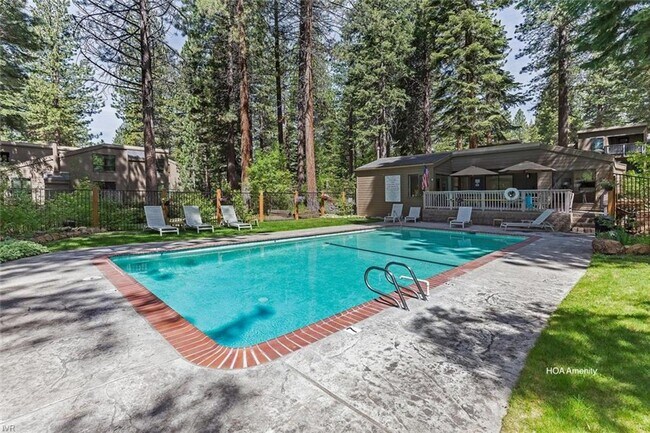 Building Photo - Great location in Incline Village