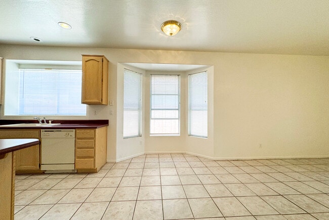 Building Photo - 3Bed/2Bath House at 63rd/Northern Ave! $19...