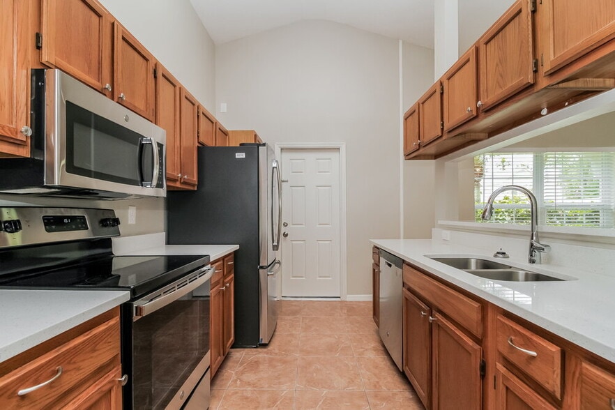 Building Photo - 623 Weybridge Ct