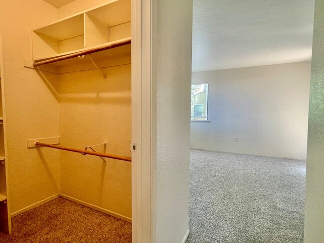 Building Photo - 1645 Pyrenees Ave