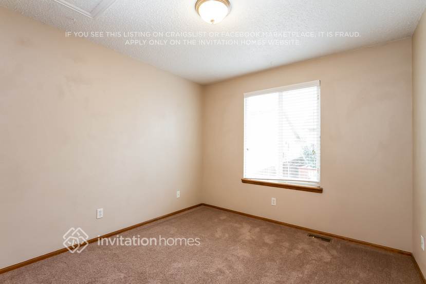 Building Photo - 10051 Shoshone Way