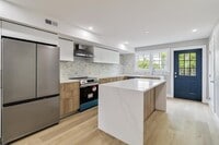 Building Photo - 192 Main St