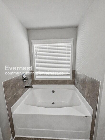 Building Photo - 320 Bertha Honey Stewart Dr