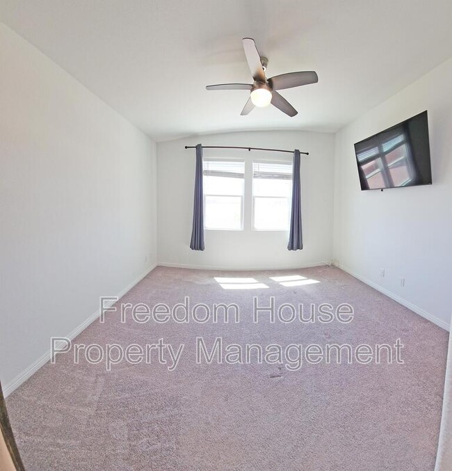 Building Photo - 3575 E Wallowa Dr