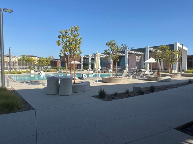 Building Photo - Have you outgrown the noise and the traffi...