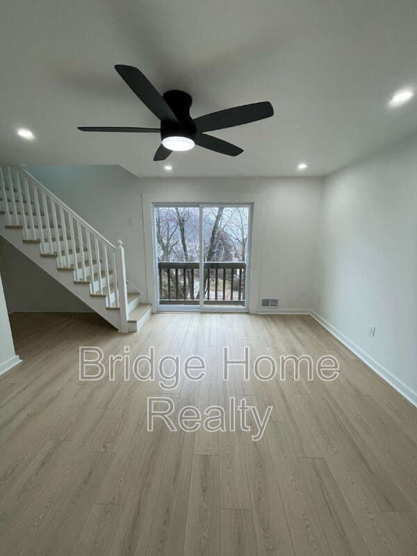 Building Photo - 107 Shoup St