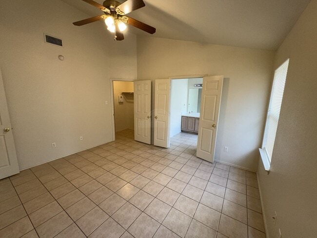 Building Photo - 1604 Grey Fox Trail